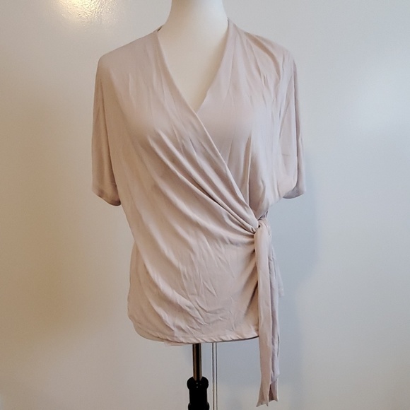 NWT Lush Wrap Side Tie Short Sleeved Shirt - Picture 2 of 8